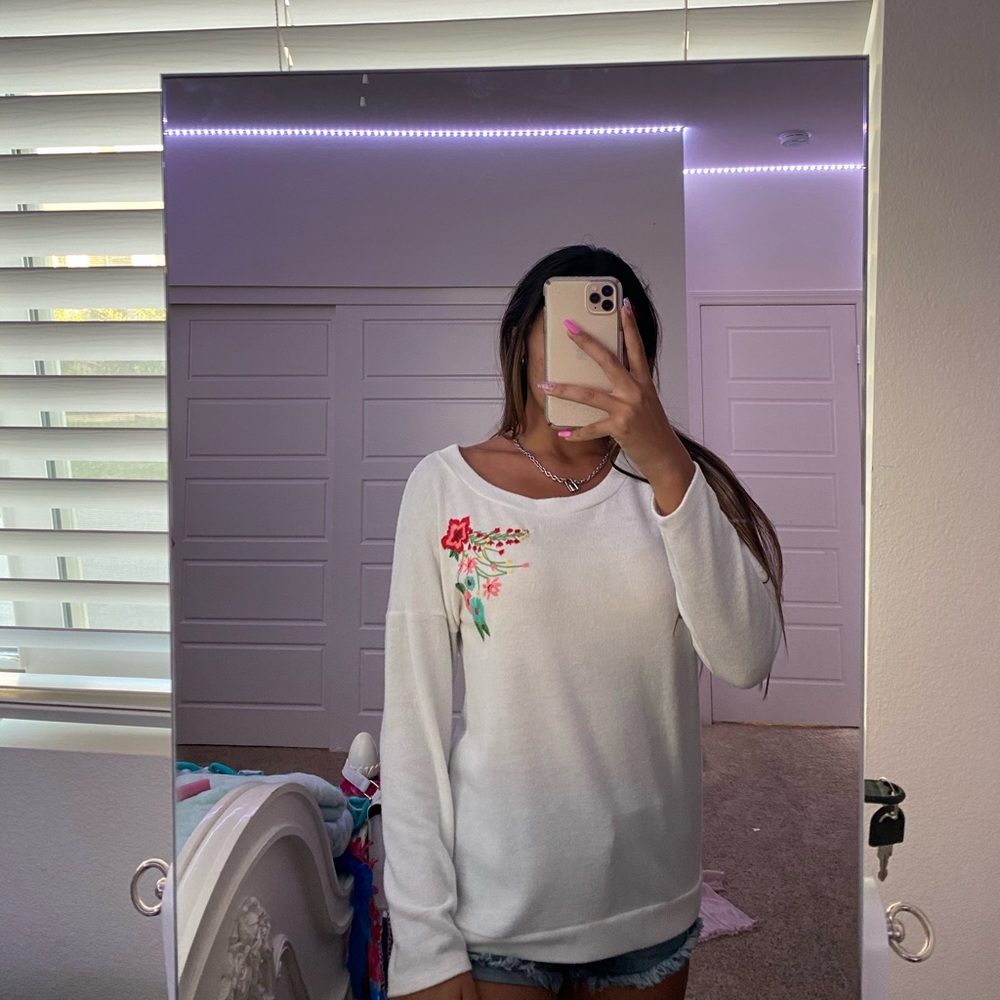 White soft floral sweater